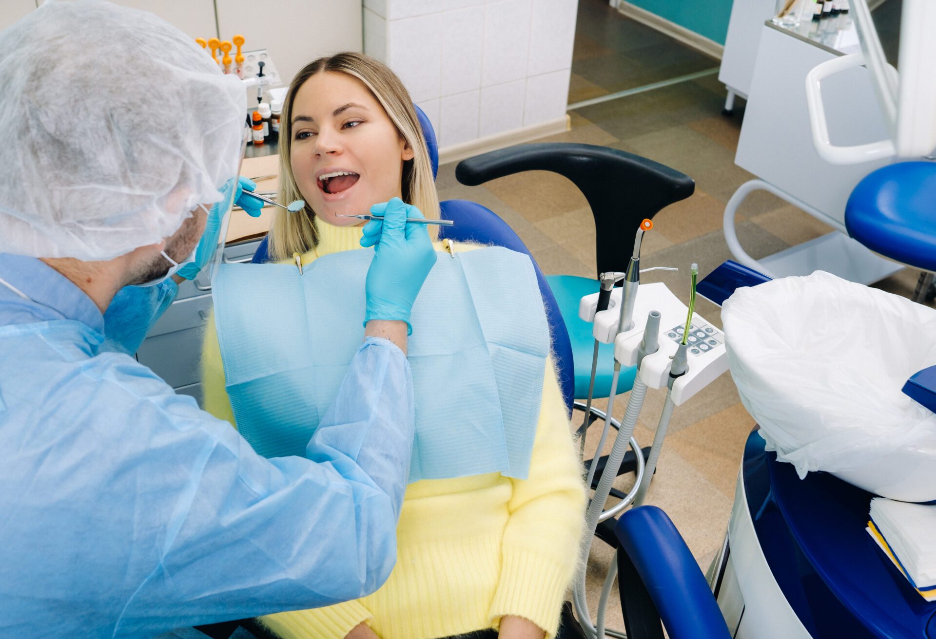 Emergency dentist performing a tooth extraction in Hendersonville, TN